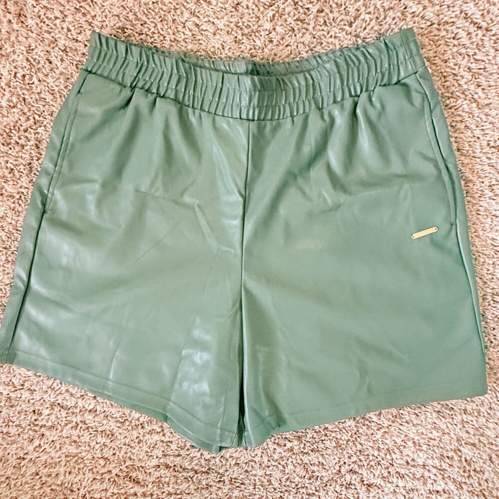 Fabletics Green Vegan Leather High Waist Shorts Stretch Large NWT